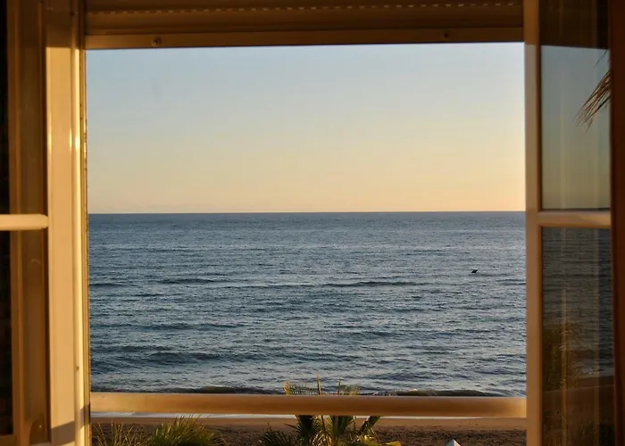 Apartamento Frente Al Mar,Primera Linea De Playa