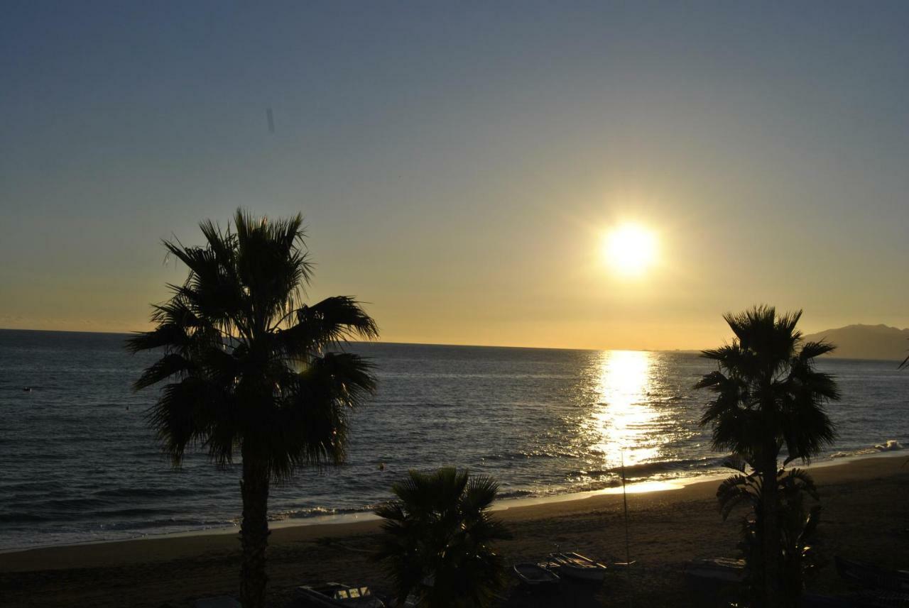 Frente Al Mar,primera Linea De Playa Apartment